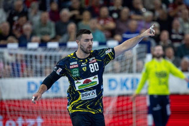 DAIKIN HBL: SG Flensburg-Handewitt vs Rhein-Neckar Löwen; 14.12.25 Jannik Kohlbacher (Nr.80, Rhein-Neckar Löwen) gestikuliert DAIKIN HBL: SG Flensburg-Handewitt vs Rhein-Neckar Löwen, GP JOULE Arena am 14.12.25 Copyright: xBEAUTIFULxSPORTS MarioxM.xKobergx