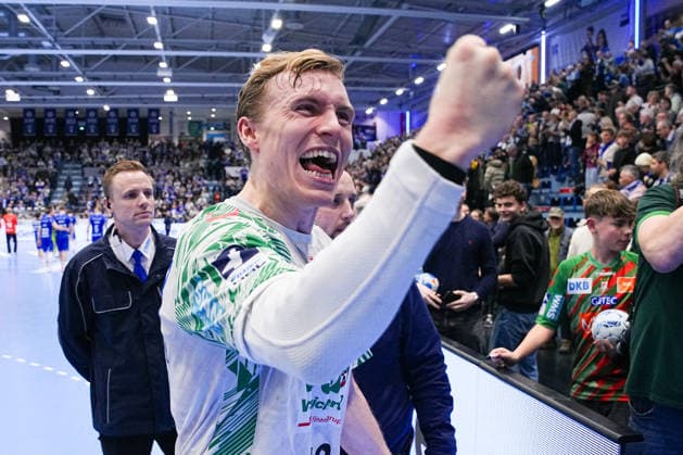14.12.2025, xydrx, Handball, 1.HBL, VfL Gummersbach - SC Magdeburg, Schwalbe-Arena: Gisli Kristjansson (SC Magdeburg 10) bejubelt den Sieg Photo: xYannisxDreimannxPressefotoKochx Nordrhein-Westfahlen Deutschland