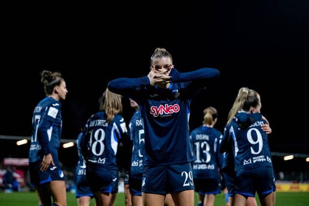 GER, RB Leipzig vs TSG 1899 Hoffenheim, Fussball Google Pixel Frauen Bundesliga, 13. Spieltag, Saison 2025 2026, 14.12.2025 DFB regulations prohibit any use of photographs as image sequences and or quasi-video GER, RB Leipzig vs TSG 1899 Hoffenheim, Fussball Google Pixel Frauen Bundesliga, 13. Spieltag, Saison 2025 2026, 14.12.2025 Leipzig Copyright: xEibner-Pressefoto Memmlerx EP_MMR