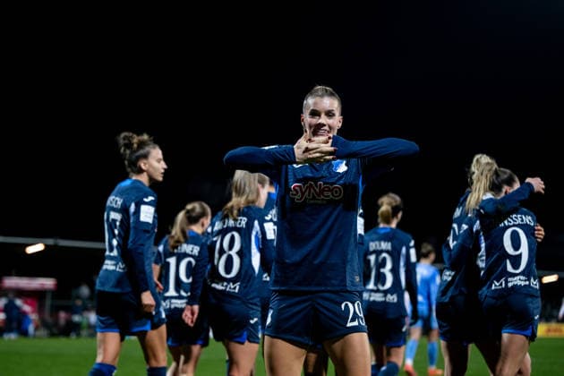 GER, RB Leipzig vs TSG 1899 Hoffenheim, Fussball Google Pixel Frauen Bundesliga, 13. Spieltag, Saison 2025 2026, 14.12.2025 DFB regulations prohibit any use of photographs as image sequences and or quasi-video GER, RB Leipzig vs TSG 1899 Hoffenheim, Fussball Google Pixel Frauen Bundesliga, 13. Spieltag, Saison 2025 2026, 14.12.2025 Leipzig Copyright: xEibner-Pressefoto Memmlerx EP_MMR