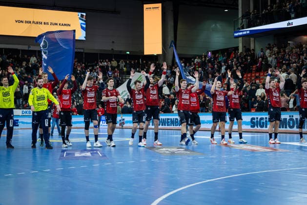 DAIKIN HBL: SG Flensburg-Handewitt vs Rhein-Neckar Löwen; 14.12.25 Jubel nach Sieg Team SG Flensburg-Handewitt DAIKIN HBL: SG Flensburg-Handewitt vs Rhein-Neckar Löwen, GP JOULE Arena am 14.12.25 Copyright: xBEAUTIFULxSPORTS MarioxM.xKobergx