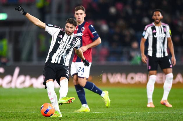 2025-12-14 Bologna FC 1909 v Juventus FC - Serie A BOLOGNA, ITALY - DECEMBER 14: Manuel Locatelli of Juventus FC in action during the Serie A match between Bologna FC 1909 and Juventus FC at Renato Dall Ara Stadium on December 14, 2025 in Bologna, Italy. (Photo by Alberto Gandolfo BSR Agency) Bologna Italy Content not available for redistribution in The Netherlands directly or indirectly through any third parties. Copyright: xBSRxAgencyx