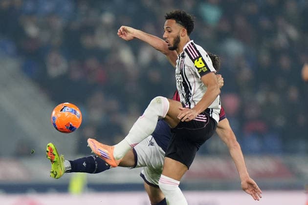 Juventus Lloyd Kelly during the Serie A soccer match between Bologna and Juventus at the Dallara Stadium in Bologna , north Italy - Sunday , December 14 , 2025. - Soccer .  Copyright: xSpada LaPressex