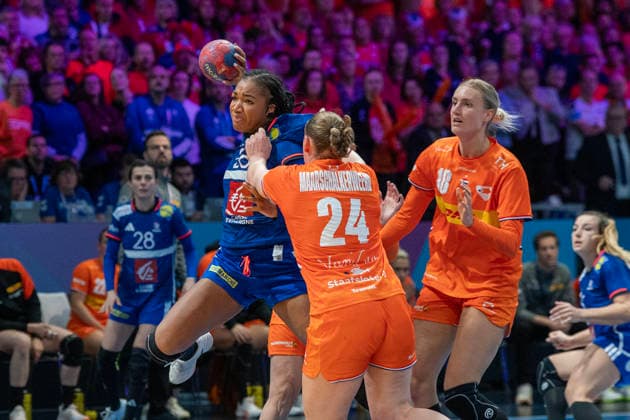 2025-12-14 Netherlands v France - IHF World Women s Handball Championship Bronze Medal Match ROTTERDAM, NETHERLANDS - DECEMBER 14: Pauletta Foppa of France during the IHF World Women s Handball Championship Bronze Medal Match match between Netherlands and France at Ahoy on December 14, 2025 in Rotterdam, Netherlands. Rotterdam Ahoy Netherlands Content not available for redistribution in The Netherlands directly or indirectly through any third parties. Copyright: xHenkxSeppenx