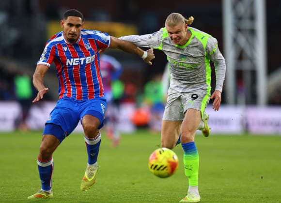 Crystal Palace v Manchester City, Premier League Crystal Palace defender Maxence Lacroix (5) and Manchester City forward Erling Haaland (9) challenge for the ball during the Crystal Palace v Manchester City Premier League match at Selhurst Park, London, England on 14 December 2025 Credit: Sally Rawlins Every Second Media Editorial use only. All images are copyright Every Second Media Limited. No images may be reproduced without prior permission. All rights reserved. Premier League and Football League images are subject to licensing agreements with Football DataCo Limited. see https: www.football-dataco.com Copyright: xIMAGO EveryxSecondxMediax ESM-1709-0078 SallyxRawlinsx xEveryxSecondxMediax