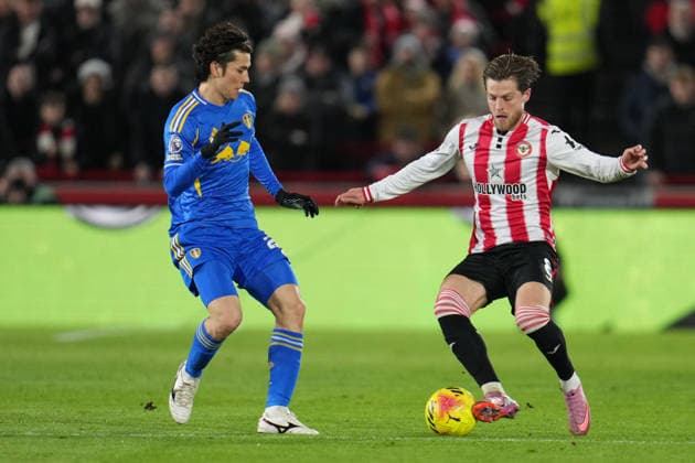 Premier League Brentford v Leeds United Mathias Jensen of Brentford on the ball during the Premier League match Brentford vs Leeds United at The Gtech Community Stadium, London, United Kingdom, 14th December 2025 (Photo by Harvey Murphy News Images) Copyright: xHarveyxMurphy NewsxImagesx
