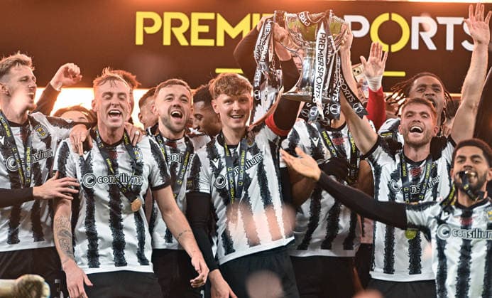 St Mirren v Celtic Premier Sports Cup Mark O™Hara of St Mirren lifts the Scottish Premier Sports League Cup during the Premier Sports Cup Final between St Mirren and Celtic at Barclays Hampden, Glasgow 14 12 2025 UK Newspapers OUT Copyright: xJamiexJohnstonx FIL-22638-0243