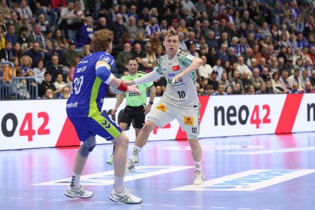 14.12.2025, xtgx, VfL Gummersbach - SC Magdeburg v.l. Gisli Thorgeir Kristjansson (Magdeburg, 10) Gummersbach