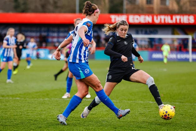 Caitlyn Hayes (18 Brighton & Hove Albion) and Wieke Kaptein (18 Chelsea) during the Barclays Womens Super League match between Brighton & Hove Albion Women and Chelsea Women, at Broadfields Stadium, Crawley, England. (Neil Holmes SPP) Copyright: xNeilxHolmes SPPx Sportspressphoto_SPR73966
