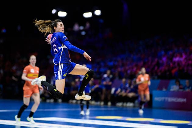 251214 Lucie Granier of France during the IHF Women s World Championship, WM, Weltmeisterschaft bronze medal match between France and Netherlands on December 14, 2025 in Rotterdam. Photo: Joel Marklund BILDBYRAN kod JM JM0757 bbeng handball handboll handball vm handball-vm handbolls-vm ihf handball world championship world handball championship 2025 world championship 2025 bronsmatch bronze medal game frankrike nederländerna france netherlands dam Copyright: JOELxMARKLUND BB251214JM135