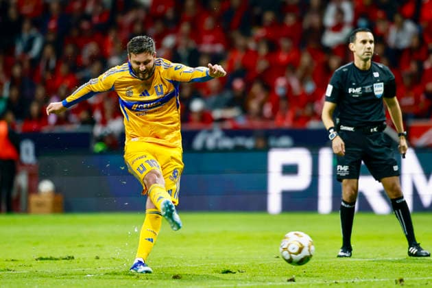 LIGA BBVA MX 2025 LIGA BBVA MX 2025 TOLUCA VS TIGRES UANL 14122025 TOLUCA, ESTADO DE MEXICO. Action photo of Andre-Pierre Gignac (10) of Tigres UANL, during final game of the Torneo de Apertura 2025 of the BBVA Liga MX, held at the Estadio Nemesio Diez of Toluca, Estado de Mexico, against Diablos Rojos del Toluca. Foto de accion de Andre-Pierre Gignac (10) de Tigres UANL, durante juego final del Torneo Apertura 2025 de la Liga BBVA MX, celebrado en el Estadio Nemesio Diez de Toluca, Estado de Mexico, en contra de Diablos Rojos del Toluca. PHOTO BY IMAGENSHOP AGENCIA FOTOGRAFICA TOLUCA ESTADO DE MEXICO MEXICO Copyright: xIMAGENSHOPxAGENCIAxFOTOGRAFICAx