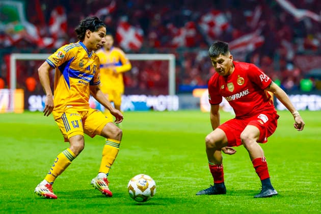 LIGA BBVA MX 2025 LIGA BBVA MX 2025 TOLUCA VS TIGRES UANL 14122025 TOLUCA, ESTADO DE MEXICO. Action photo of Diego Lainez (L) of Tigres UANL, during final game of the Torneo de Apertura 2025 of the BBVA Liga MX, held at the Estadio Nemesio Diez of Toluca, Estado de Mexico. Foto de accion de Diego Lainez (I) de Tigres UANL, durante juego final del Torneo Apertura 2025 de la Liga BBVA MX, celebrado en el Estadio Nemesio Diez de Toluca, Estado de Mexico. PHOTO BY IMAGENSHOP AGENCIA FOTOGRAFICA TOLUCA ESTADO DE MEXICO MEXICO Copyright: xIMAGENSHOPxAGENCIAxFOTOGRAFICAx