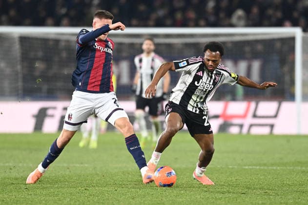 CALCIO - Serie A - Bologna FC vs Juventus FC Openda Lois (Juventus Fc) in ACTION during Bologna FC vs Juventus FC, Italian soccer Serie A match in Bologna, Italy, December 14 2025 Bologna Italy  Copyright: xIPAxSport ABACAx