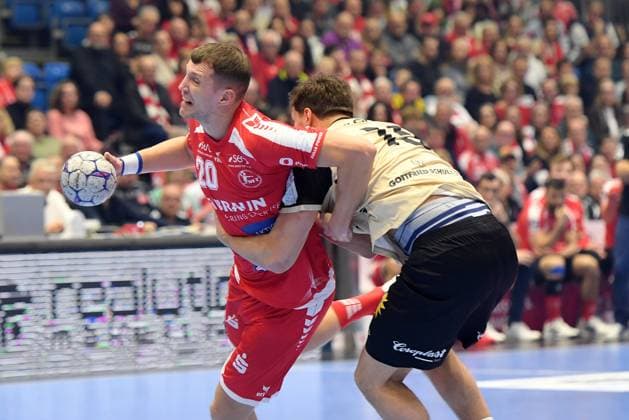Uladsislau Kulesch (MT Melsungen 20) (am Ball), Lars Mitchell Kooij (Bergischer HC 15) , GER, MT Melsungen - Bergischer HC, Handball, 1. Bundesliga, 17. Spieltag, Saison 2025 2026, 14.12.2025, GER, MT Melsungen - Bergischer HC, Handball, 1. Bundesliga, 17. Spieltag, Saison 2025 2026, 14.12.2025 Kassel Copyright: xEibner-Pressefotox xRolandxSippelx EP_RSL