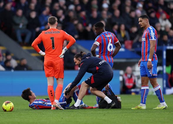 London, England, 14th December 2025. Daichi Kamada of Crystal Palace goes off injured during the Crystal Palace vs Manchester City Premier League match at Selhurst Park, London. Picture credit should read: David Klein Sportimage EDITORIAL USE ONLY. No use with unauthorised audio, video, data, fixture lists, club league logos or live services. Online in-match use limited to 120 images, no video emulation. No use in betting, games or single club league player publications. SPI_DK_031_Crystal_Palace_Man_City SPI-4377-0031