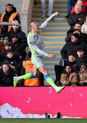 London, England, 14th December 2025. Erling Haaland of Manchester City celebrates scoring his sides opening goal during the Crystal Palace vs Manchester City Premier League match at Selhurst Park, London. Picture credit should read: David Klein Sportimage EDITORIAL USE ONLY. No use with unauthorised audio, video, data, fixture lists, club league logos or live services. Online in-match use limited to 120 images, no video emulation. No use in betting, games or single club league player publications. SPI_DK_088_Crystal_Palace_Man_City SPI-4377-0088