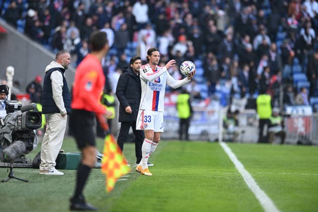 Football : Olympique Lyonnais v LE Havre - Ligue 1 - 14 12 2025 Hans Hateboer of Lyon during the French league 1 match between Olympique Lyonnais and LE Havre at Groupama Stadium Decines Charpieu Lyon France on December 14, 2025 LYONFrance  Copyright: xMouradxAllilix