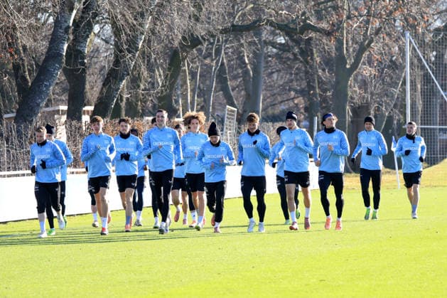 DEU, DFL, 2. FBL Hertha BSC, Training, 15.12.2025, Sportforum, Berlin, DEU, DFL, 2. FBL Hertha BSC, Training, im Bild Hertha-Spielerkreis, DFL - regulations prohibit any use of Photographs as image sequences and or quasi-video
