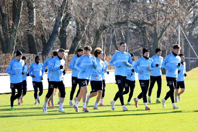DEU, DFL, 2. FBL Hertha BSC, Training, 15.12.2025, Sportforum, Berlin, DEU, DFL, 2. FBL Hertha BSC, Training, im Bild Hertha-Spielerkreis, DFL - regulations prohibit any use of Photographs as image sequences and or quasi-video