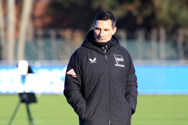 DEU, DFL, 2. FBL Hertha BSC, Training, 15.12.2025, Sportforum, Berlin, DEU, DFL, 2. FBL Hertha BSC, Training, im Bild Cheftrainer Stefan Leitl (Hertha BSC Berlin) DFL - regulations prohibit any use of Photographs as image sequences and or quasi-video