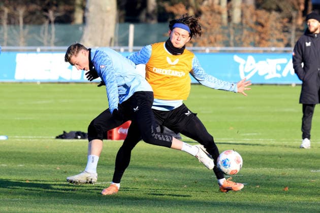 DEU, DFL, 2. FBL Hertha BSC, Training, 15.12.2025, Sportforum, Berlin, DEU, DFL, 2. FBL Hertha BSC, Training, im Bild Fabian Reese (Hertha BSC Berlin 11), Julian Eitschberger (Hertha BSC Berlin 2) DFL - regulations prohibit any use of Photographs as image sequences and or quasi-video