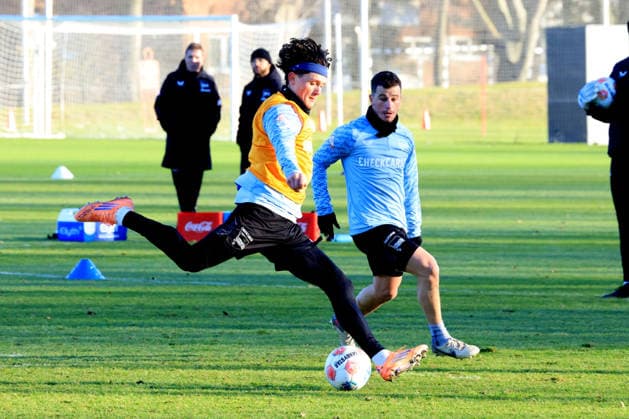 DEU, DFL, 2. FBL Hertha BSC, Training, 15.12.2025, Sportforum, Berlin, DEU, DFL, 2. FBL Hertha BSC, Training, im Bild Fabian Reese (Hertha BSC Berlin 11), Diego Demme (Hertha BSC Berlin 6) DFL - regulations prohibit any use of Photographs as image sequences and or quasi-video