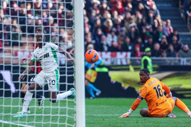 AC Milan vs US Sassuolo - Serie A 2025 26 - 14 12 2025 Ismael Kenneth Kone of US Sassuolo scores a goal during Serie A 2025 26 football match between AC Milan and US Sassuolo at San Siro Stadium in Milan Copyright: xBEAUTIFULxSPORTS Carabellix