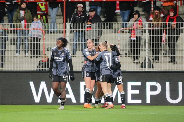 15.12.2025 Fußball Frauen 2025 2026 Google Pixel Frauen-Bundesliga 13. Spieltag 1. FC Union Berlin - SG Eintracht Frankfurt Stadion an der alten Försterei Berlin Torjubel nach dem 1:2. Berlin Berlin Deutschland