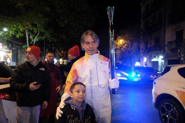 GIOCHI OLIMPICI - Olimpiadi Invernali Milano-Cortina 2026 - Olympic Torch Relay The Olympic Torch arrives in Palermo during the Olympic Torch Relay for the Olympic Winter games, Winterspiele,Spiele, Summer games Milano Cortina 2026 in Palermo, Italy, on 15 December 2025; in the photo: Filippo Inzaghi coach of Palermo FC with the Olympic torch and the fans Cortina D Ampezzo Italy  Copyright: xIPAxSport ABACAx