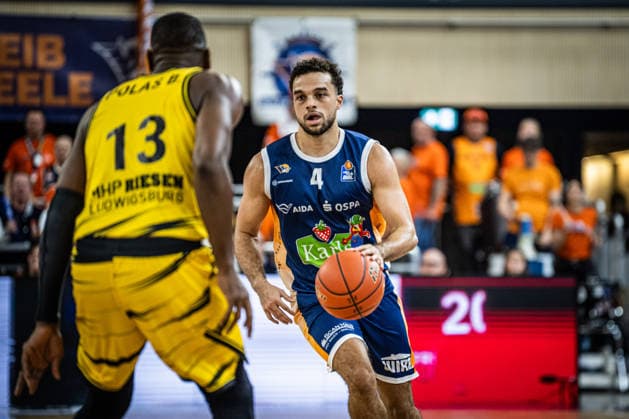 Rostock, Deutschland 15. Dezember 2025: 1.BBL - 2025 2026 - Rostock Seawolves vs. MHP Riesen Ludwigsburg Im Bild: Elias Baggette (ROSTOCK SEAWOLVES) Copyright: xFotostandx xVoelkerx