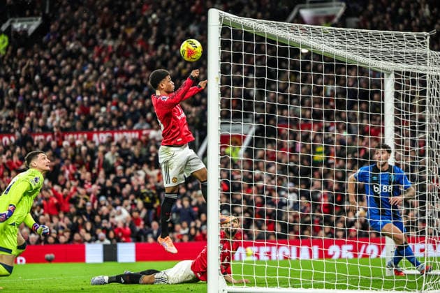 Premier League Manchester United, ManU v Bournemouth Amad Diallo of Manchester Untied scores to make it 1-0 during the Premier League match Manchester United vs Bournemouth at Old Trafford, Manchester, United Kingdom, 15th December 2025 (Photo by Mark Cosgrove News Images) Manchester Old Trafford Greater Manchester United Kingdom Copyright: xMarkxCosgrove NewsxImagesx