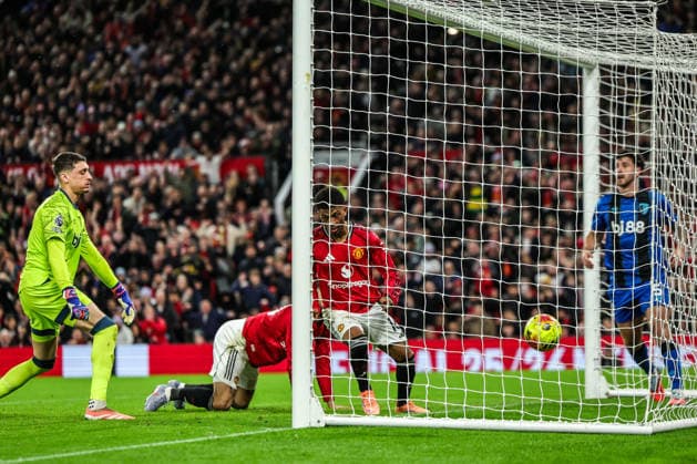 Premier League Manchester United, ManU v Bournemouth Amad Diallo of Manchester Untied scores to make it 1-0 during the Premier League match Manchester United vs Bournemouth at Old Trafford, Manchester, United Kingdom, 15th December 2025 (Photo by Mark Cosgrove News Images) Manchester Old Trafford Greater Manchester United Kingdom Copyright: xMarkxCosgrove NewsxImagesx