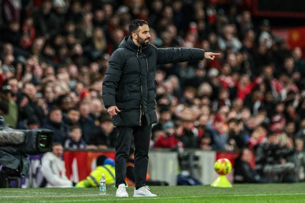 Premier League Manchester United, ManU v Bournemouth Ruben Amorim manager of Manchester United gives his team instructions during the Premier League match Manchester United vs Bournemouth at Old Trafford, Manchester, United Kingdom, 15th December 2025 (Photo by Mark Cosgrove News Images) Manchester Old Trafford Greater Manchester United Kingdom Copyright: xMarkxCosgrove NewsxImagesx