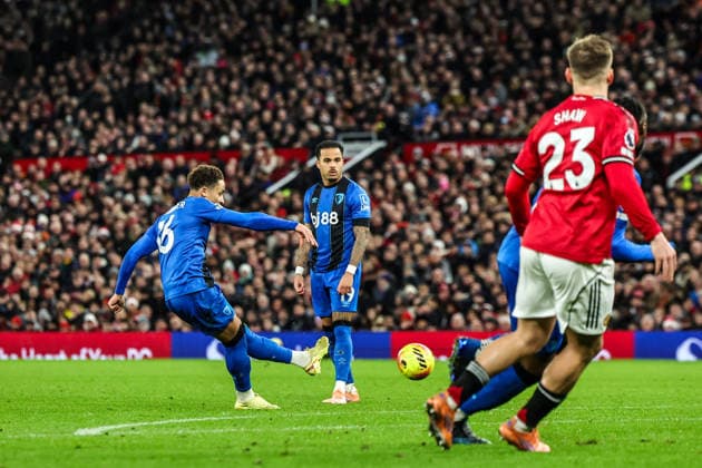Premier League Manchester United, ManU v Bournemouth Marcus Tavernier of Bournemouth scores to make it 2-3 during the Premier League match Manchester United vs Bournemouth at Old Trafford, Manchester, United Kingdom, 15th December 2025 (Photo by Mark Cosgrove News Images) Manchester Old Trafford Greater Manchester United Kingdom Copyright: xMarkxCosgrove NewsxImagesx