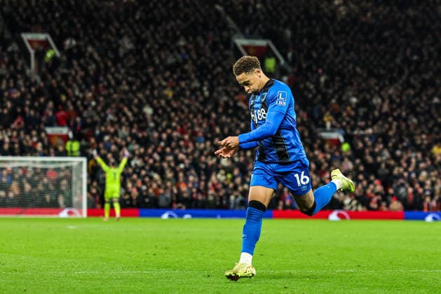 Premier League Manchester United, ManU v Bournemouth Marcus Tavernier of Bournemouth celebrates his goal to make it 2-3 during the Premier League match Manchester United vs Bournemouth at Old Trafford, Manchester, United Kingdom, 15th December 2025 (Photo by Mark Cosgrove News Images) Manchester Old Trafford Greater Manchester United Kingdom Copyright: xMarkxCosgrove NewsxImagesx