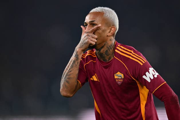 Wesley of A.S. Roma celebrates after scoring the goal of 1-0 during the 15th day of the Serie A Championship between A.S. Roma and Como 1907 at the Olympic Stadium on December 15, 2025 in Rome, Italy.  Copyright: xDomenicoxCippitelli IPAxSportx xipa-agency.netx xx IPA_69196748 IPA_Agency_IPA69196748