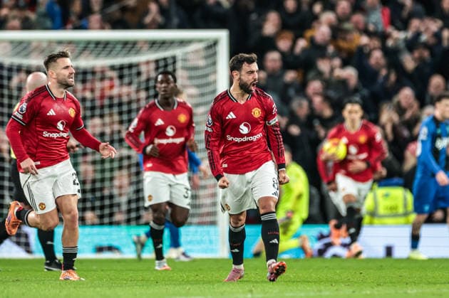 Premier League Manchester United, ManU v Bournemouth Bruno Fernandes of Manchester Untied celebrates his goal to make it 3-3 during the Premier League match Manchester United vs Bournemouth at Old Trafford, Manchester, United Kingdom, 15th December 2025 (Photo by Mark Cosgrove News Images) Manchester Old Trafford Greater Manchester United Kingdom Copyright: xMarkxCosgrove NewsxImagesx