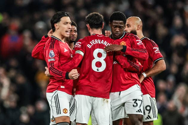 Premier League Manchester United, ManU v Bournemouth Bruno Fernandes of Manchester Untied celebrates his goal to make it 3-3 during the Premier League match Manchester United vs Bournemouth at Old Trafford, Manchester, United Kingdom, 15th December 2025 (Photo by Mark Cosgrove News Images) Manchester Old Trafford Greater Manchester United Kingdom Copyright: xMarkxCosgrove NewsxImagesx