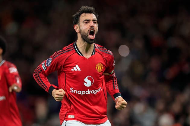 Manchester United, ManU v Bournemouth Premier League 15 12 2025. Bruno Fernandes (8) of Manchester United celebrates a goal by Matheus Cunha (10) of Manchester United to make it 4-3 during the Premier League match between Manchester United and Bournemouth at Old Trafford, Manchester, England on 15 December 2025. Manchester Old Trafford Greater Manchester England Editorial use only DataCo restrictions apply See www.football-dataco.com , Copyright: xConorxMolloyx PSI-23424-0057