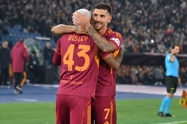 Wesley of AS Roma celebrates with his teammate Lorenzo Pellegrini of AS Roma after scoring the 1-0 goal during the match of 15th day of the Serie A Championship between A.S.Roma and Como 1907 at the Olimpico Stadium on Dec 15, 2025 in Rome, Italy. during AS Roma vs Como 1907, Italian soccer Serie A match in Rome, Italy, December 15 2025  Copyright: xRobertoxRamaccia IPAxSportx xipa-agency.netx xx IPA_69197034 IPA_Agency_IPA69197034