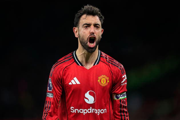 Manchester United, ManU v Bournemouth Premier League 15 12 2025. Bruno Fernandes (8) of Manchester United celebrates a goal by Matheus Cunha (10) of Manchester United to make it 4-3 during the Premier League match between Manchester United and Bournemouth at Old Trafford, Manchester, England on 15 December 2025. Manchester Old Trafford Greater Manchester England Editorial use only DataCo restrictions apply See www.football-dataco.com , Copyright: xConorxMolloyx PSI-23424-0059