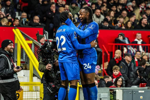 Premier League Manchester United, ManU v Bournemouth Eli Junior Kroupi of Bournemouth celebrates his goal to make it 4-4 during the Premier League match Manchester United vs Bournemouth at Old Trafford, Manchester, United Kingdom, 15th December 2025 (Photo by Mark Cosgrove News Images) Manchester Old Trafford Greater Manchester United Kingdom Copyright: xMarkxCosgrove NewsxImagesx
