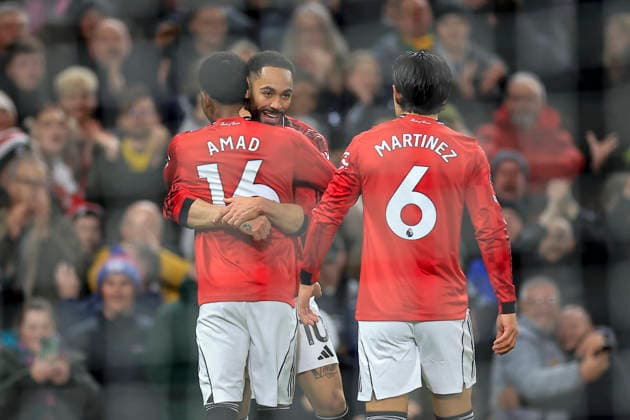 Manchester United, ManU v Bournemouth Premier League 15 12 2025. Matheus Cunha (10) of Manchester United celebrates scoring to make it 4-3 during the Premier League match between Manchester United and Bournemouth at Old Trafford, Manchester, England on 15 December 2025. Manchester Old Trafford Greater Manchester England Editorial use only DataCo restrictions apply See www.football-dataco.com , Copyright: xConorxMolloyx PSI-23424-0101