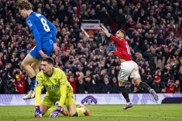 MANCHESTER - DECEMBER 15: Matheus Cunha of Manchester United, ManU celebrates after scoring the team s fourth goal during the Premier League 2025 match between Manchester United and Bournemouth at Old Trafford, in Manchester, England. Photo: Will Palmer Sports Press Photo Copyright: xWillxPalmer SportsxPressxPhotox Sportspressphoto_SPR74446