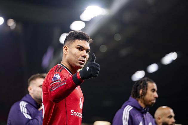 MANCHESTER - DECEMBER 15: Casemiro of Manchester United, ManU applauds fans for support after the Premier League 2025 match between Manchester United and Bournemouth at Old Trafford, in Manchester, England. Photo: Will Palmer Sports Press Photo Copyright: xWillxPalmer SportsxPressxPhotox Sportspressphoto_SPR74478