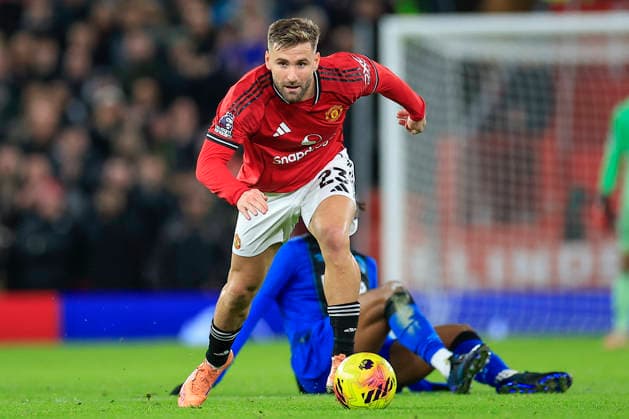 Manchester United, ManU v Bournemouth Premier League 15 12 2025. Luke Shaw (23) of Manchester United runs with the ball during the Premier League match between Manchester United and Bournemouth at Old Trafford, Manchester, England on 15 December 2025. Manchester Old Trafford Greater Manchester England Editorial use only DataCo restrictions apply See www.football-dataco.com , Copyright: xConorxMolloyx PSI-23424-0120