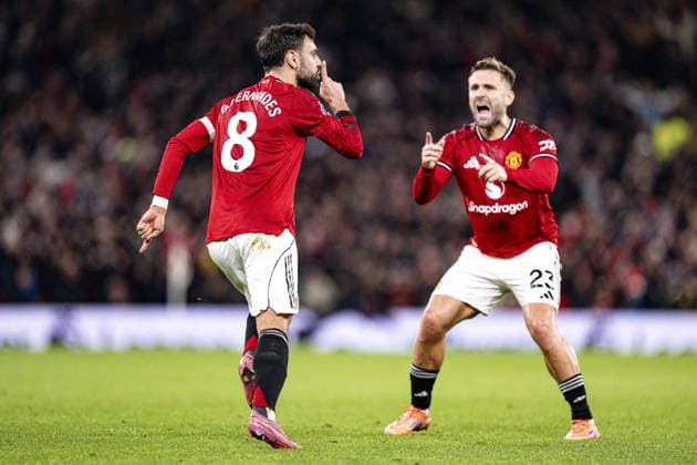MANCHESTER - DECEMBER 15: Bruno Fernandes of Manchester United, ManU celebrates after scoring the team s third goal during the Premier League 2025 match between Manchester United and Bournemouth at Old Trafford, in Manchester, England. Photo: Will Palmer Sports Press Photo Copyright: xWillxPalmer SportsxPressxPhotox Sportspressphoto_SPR74496