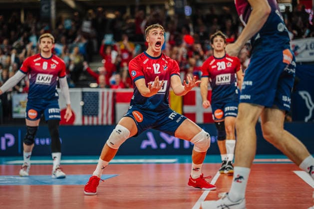 Volleyball Herren Saison 2025 2026 Zoi DVV-Pokal-Halbfinale SVG Lüneburg vs. SWD powervolleys Düren 16.12.2025 Santeri Välimaa ( 12 SVG Lüneburg) jubelt ausgelassen