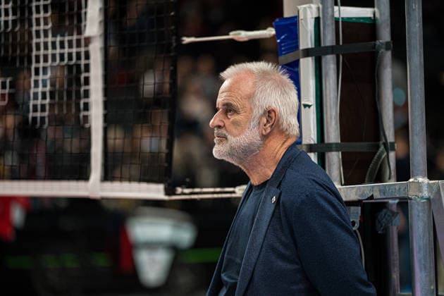Volleyball I Herren I Saison 2025 2026 I DVV Pokal I Halbfinale I SVG Lüneburg - SWD powervolleys Düren I 16.12.2025 Einzelfoto, Freisteller, Einzelbild, Cut-out, isoliertes Motiv, Sportaufnahme, Nahaufnahme, freigestellt, freigestellte Aufnahme, Aufnahme, Einzeln: Bernd Schlesinger (Co-Trainer, SVG Lüneburg) Copyright: xLobeca Bjorn-OlexKehmx