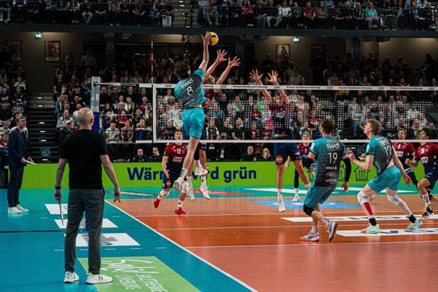 Volleyball I Herren I Saison 2025 2026 I DVV Pokal I Halbfinale I SVG Lüneburg - SWD powervolleys Düren I 16.12.2025 Robin Baghdady (8, SWD Powervolleys Düren) im Angriff Copyright: xLobeca Bjorn-OlexKehmx